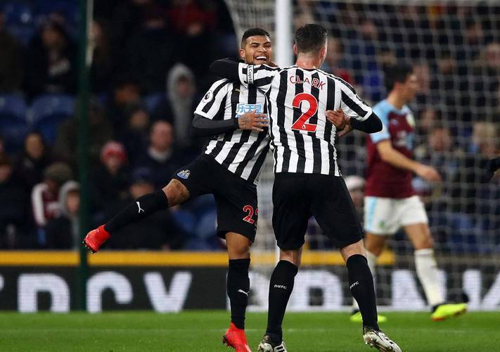 英超揭幕战：阿斯顿维拉 VS 纽卡斯尔联，巅峰对决看点十足